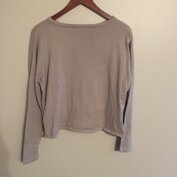 Hello Kitty Super Cute Crop - Picture 3 of 3